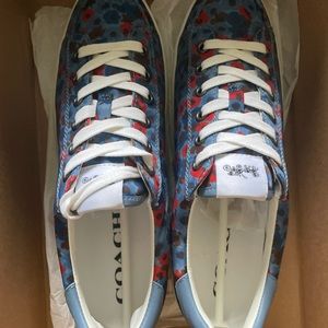 BLACK FRIDAY Mens coach shoes. 8.5 blue & red. BRAND NEW.